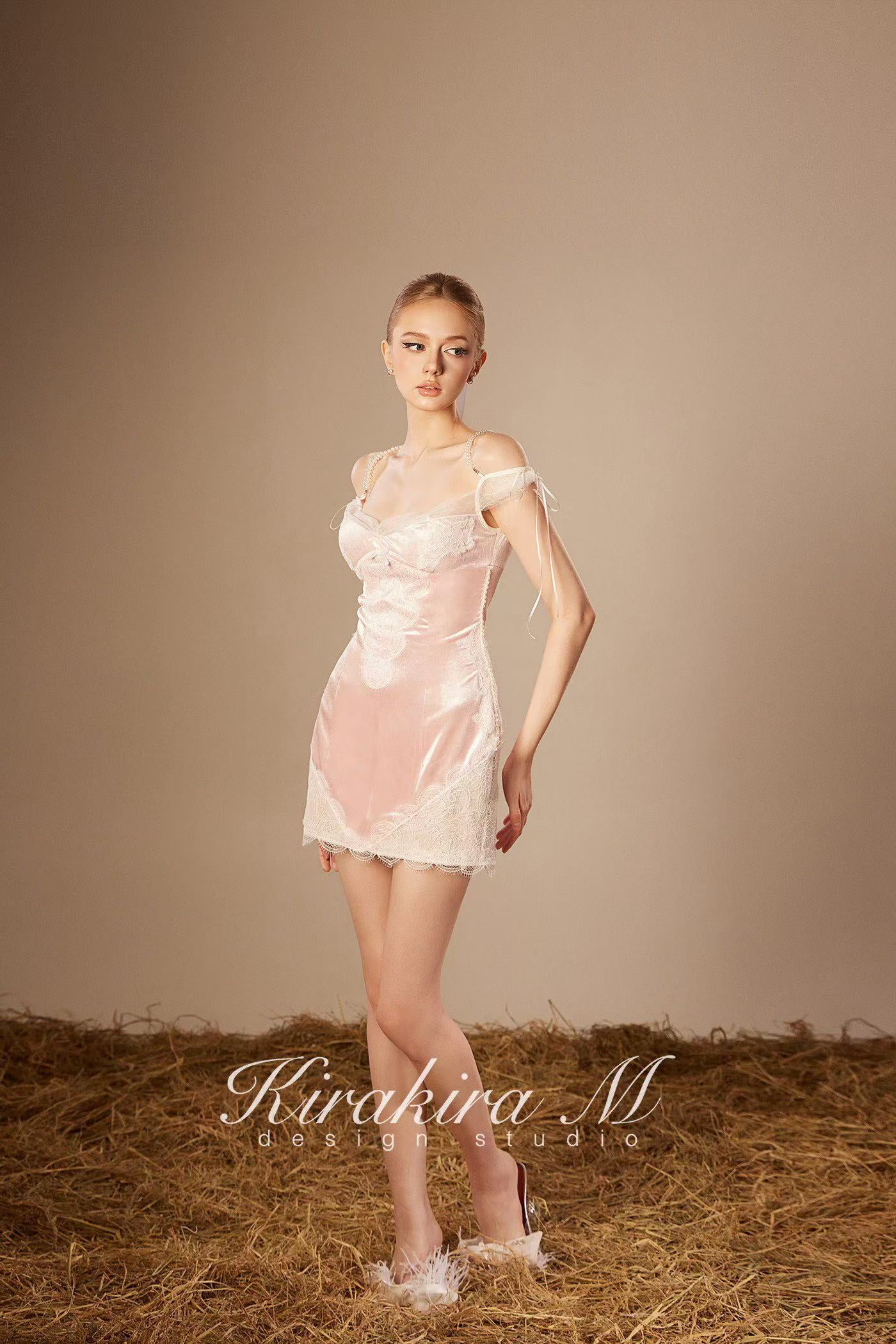 Kirakira.M K121150 &quot;Wonderlust&quot; Pick velvet with lace dress