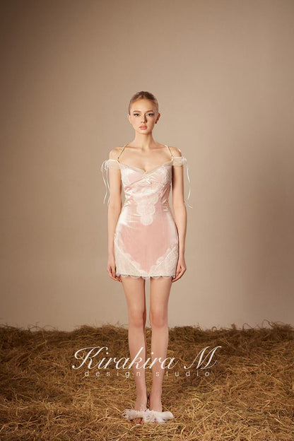 Kirakira.M K121150 &quot;Wonderlust&quot; Pick velvet with lace dress