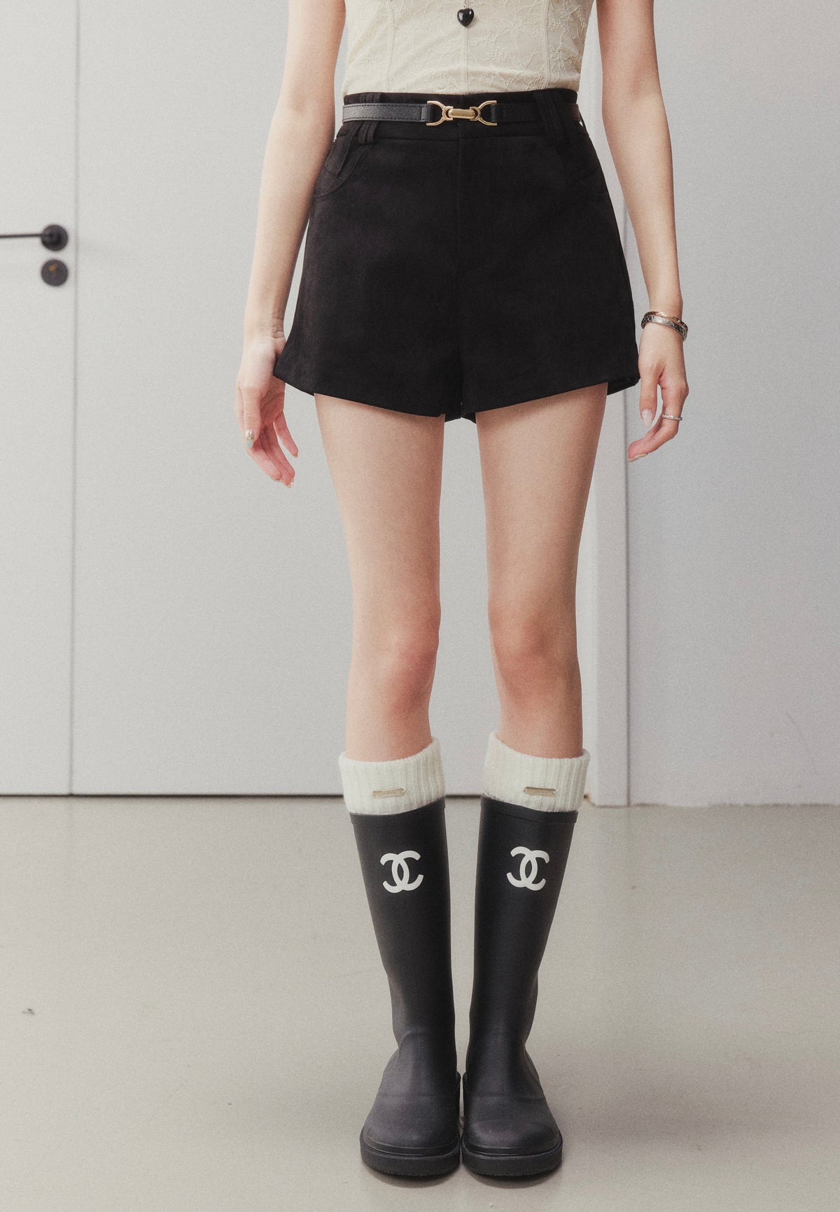 OTEBANBASS Ote260927 High-Waist Versatile Suede Shorts
