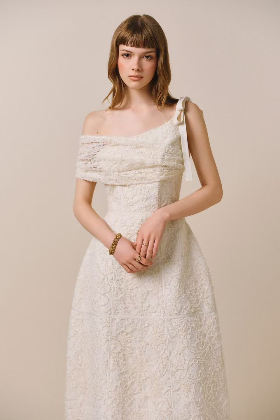 CICI SILA One-shoulder Midi Dress