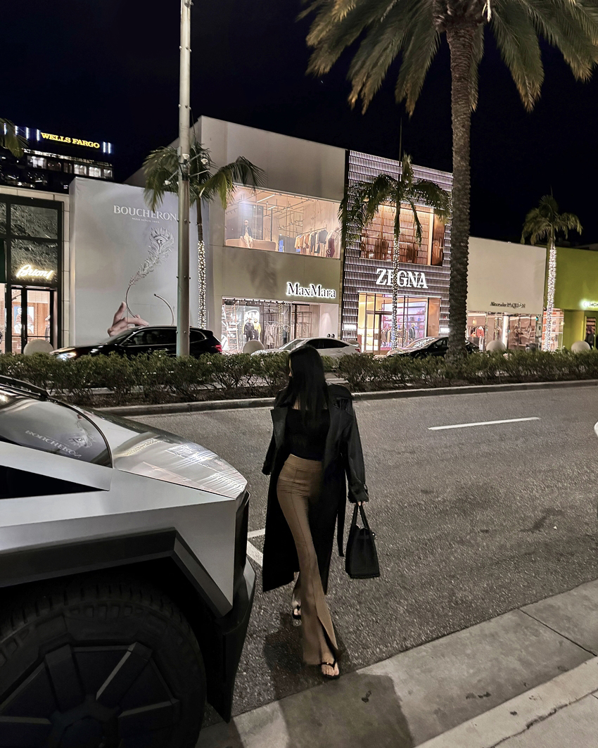 Guse Suede Slit Pants(2color)