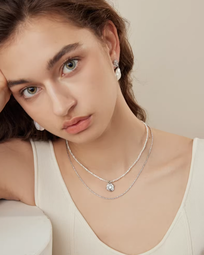 ARSIS Flower stamen pendant necklace