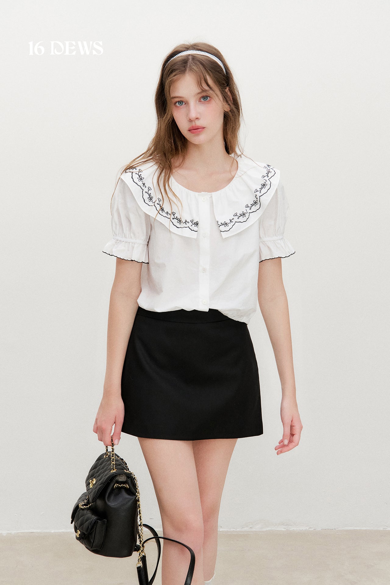 16DEWS 16D26362 Contrast Embroidered Puff-Sleeve Blouse