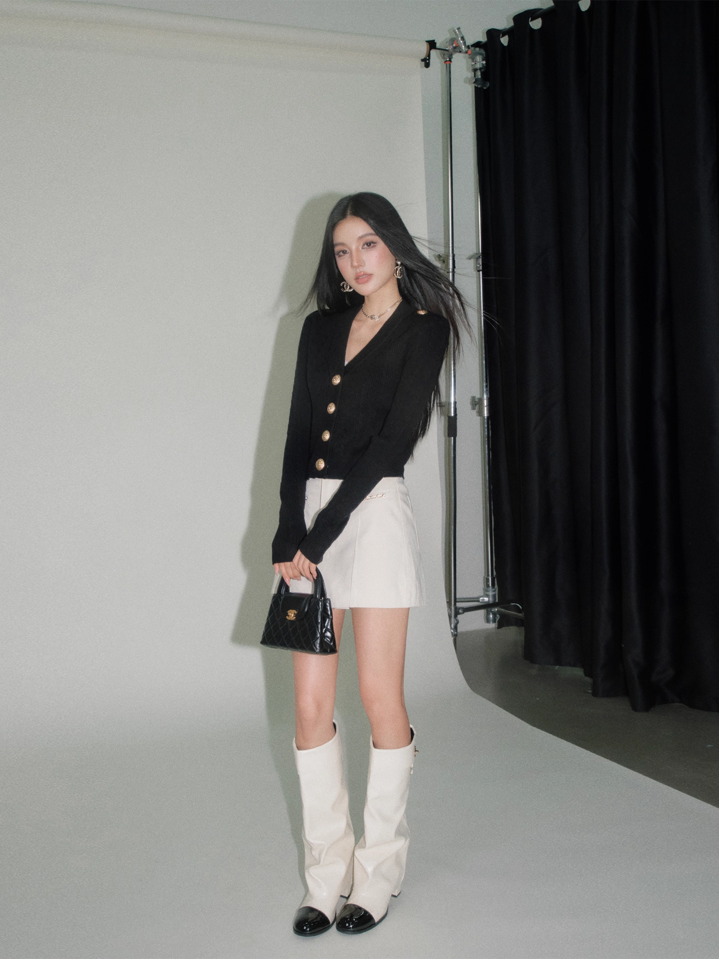 OLIVIA DUO DSY25352 V-neck Golden Button Cardigan