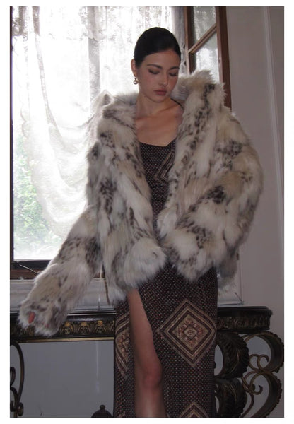 FINDYAWINGS Contrast Fur Coat