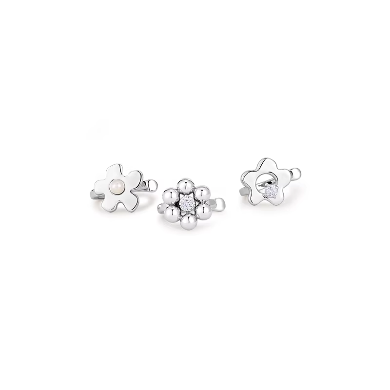 ARSIS Vitality flower ear bone clip