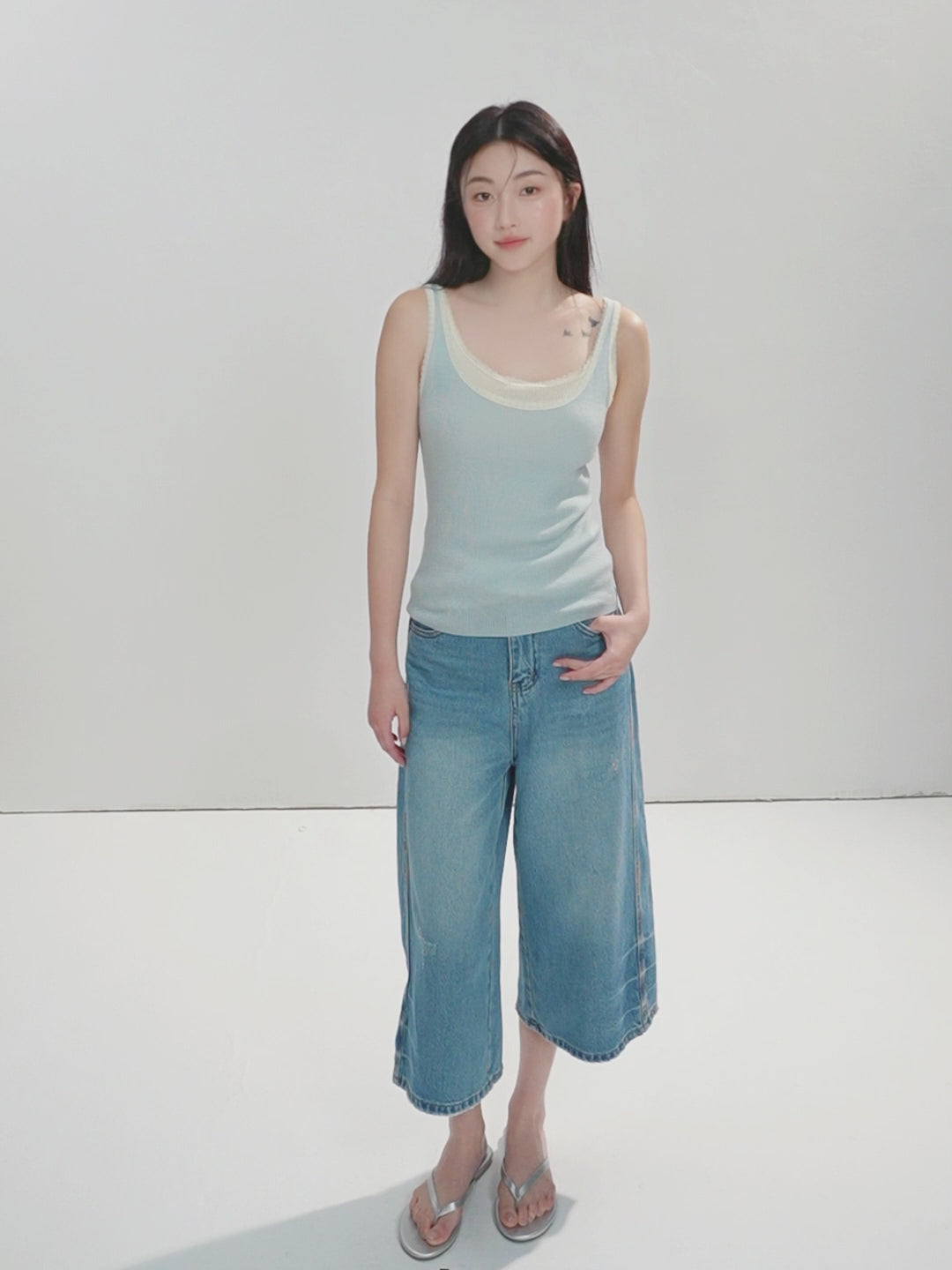 16DEWS 16D26219 Washed Vintage Blue High-Waisted Wide-Leg Cropped Jeans