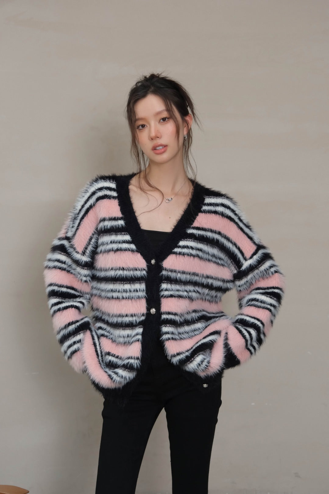 LAFREEDOM Pink gray plush wide knit cardigan