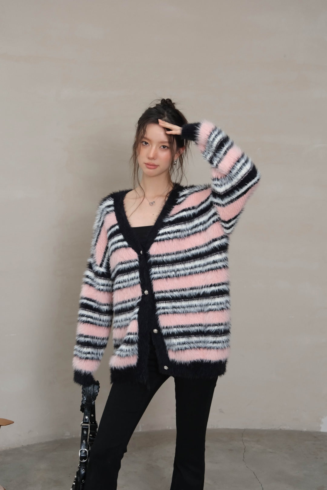 LAFREEDOM Pink gray plush wide knit cardigan