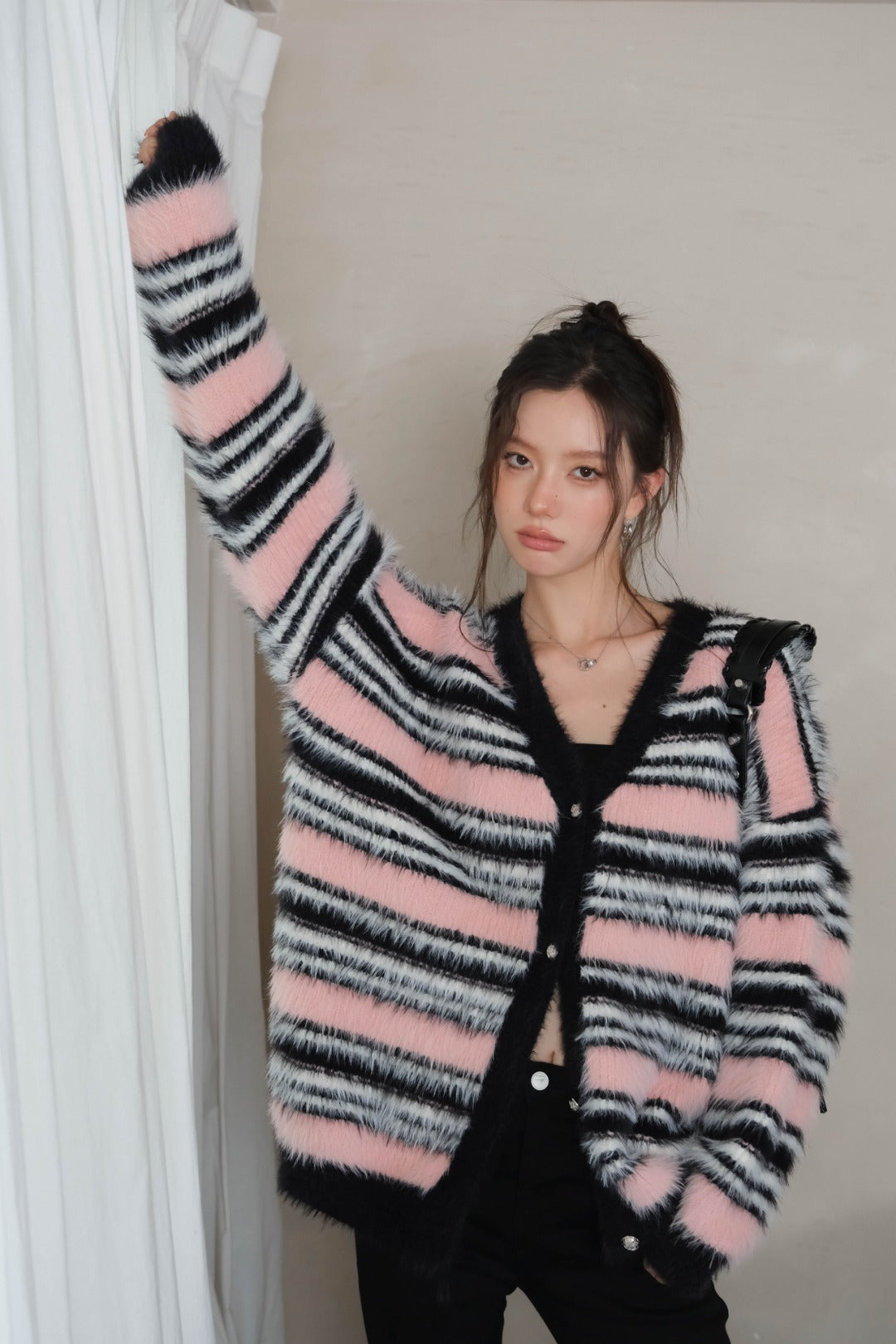 LAFREEDOM Pink gray plush wide knit cardigan