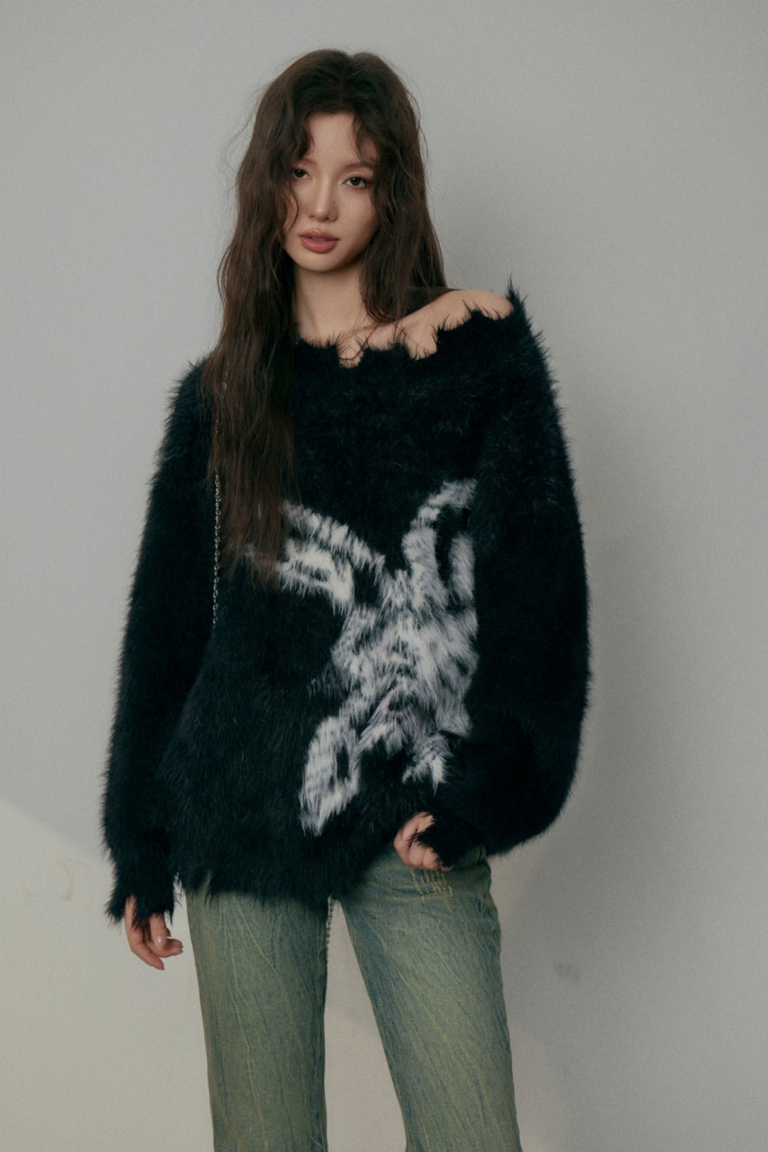 LAFREEDOM Broken Rabbit Sweater(2olor)