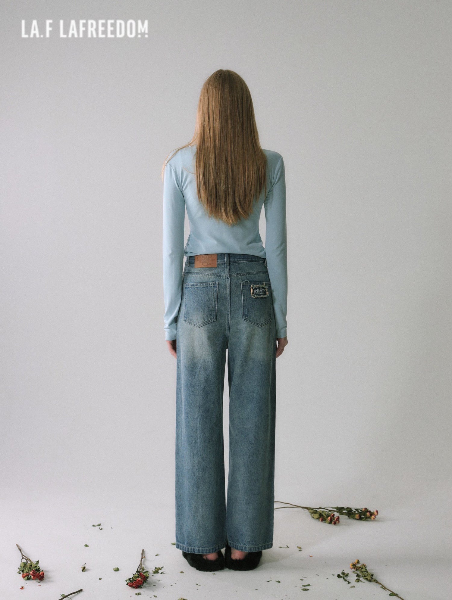 LA FREEDOM Simple Straight-Leg Jeans