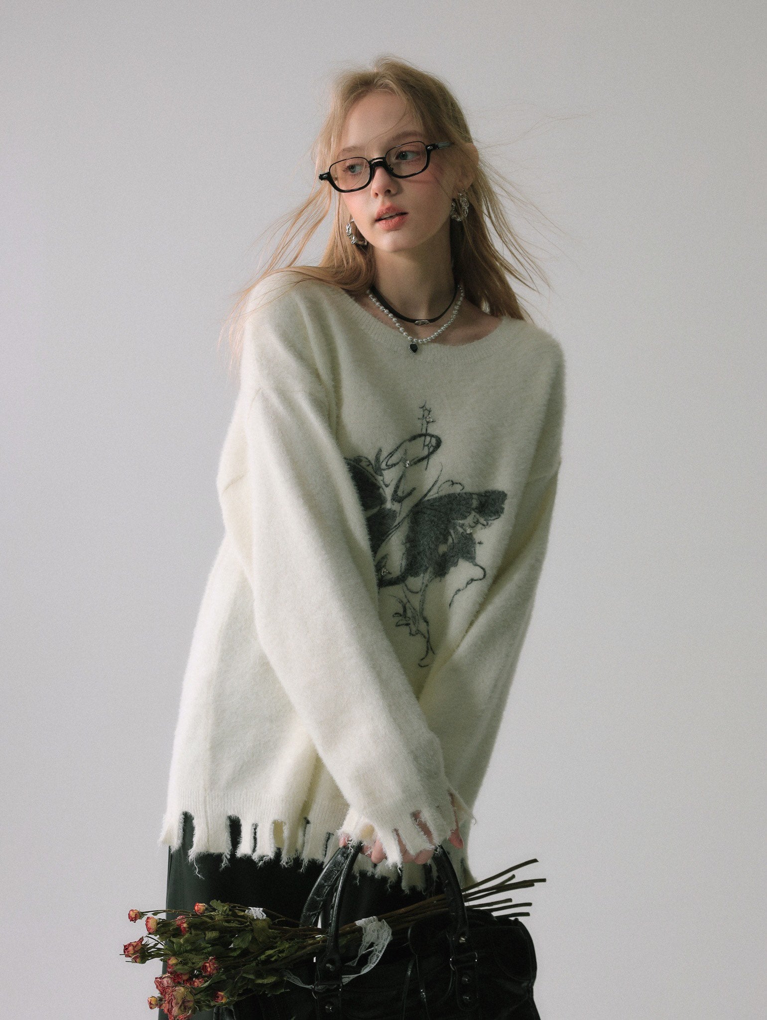 LA FREEDOM Butterfly Irregular Edges Sweater（two colors）