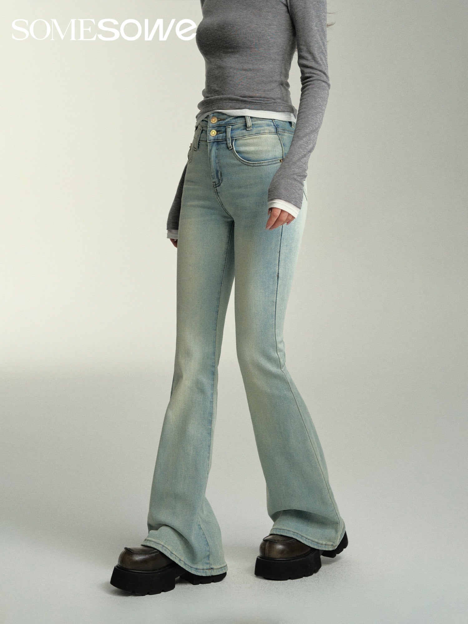 SOMESOWE Slim Fit Hip-Lifting Flared Jeans