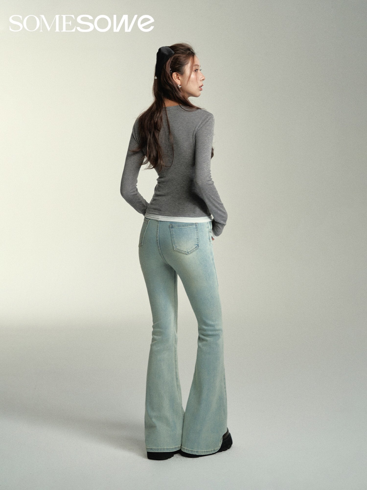 SOMESOWE Slim Fit Hip-Lifting Flared Jeans