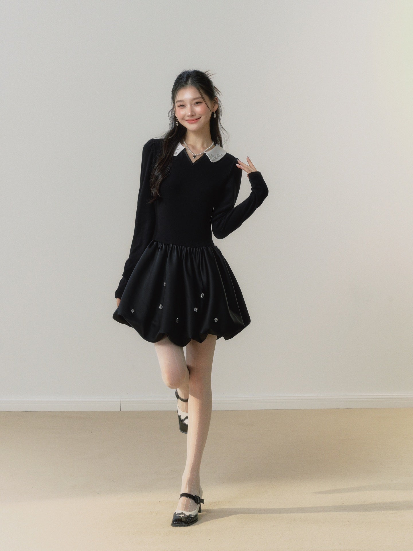 Lafreedom Pearl Collar Black Mini Dress CHUUI_Collection Lafreedom Pearl Collar Black Mini Dress CHUUI_Collection