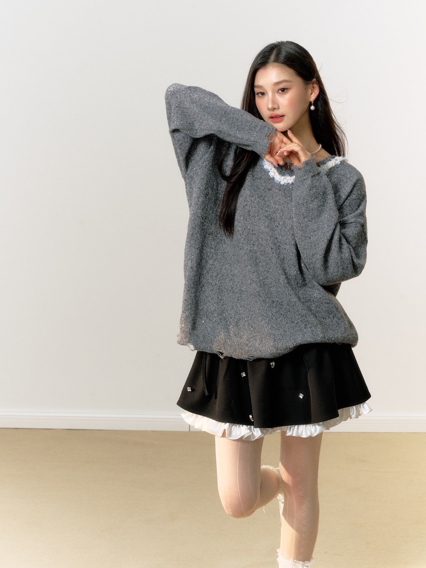 Lafreedom Lace V-neck Sweater(2color)