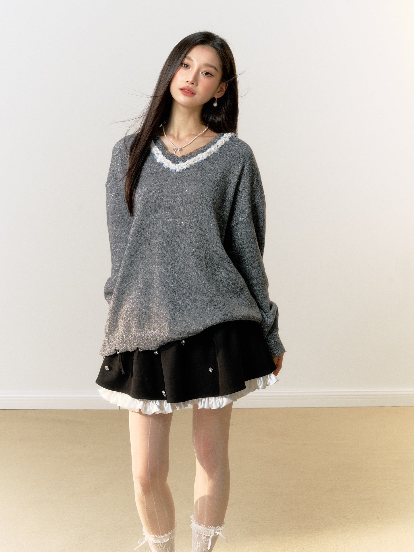 Lafreedom Lace V-neck Sweater(2color)