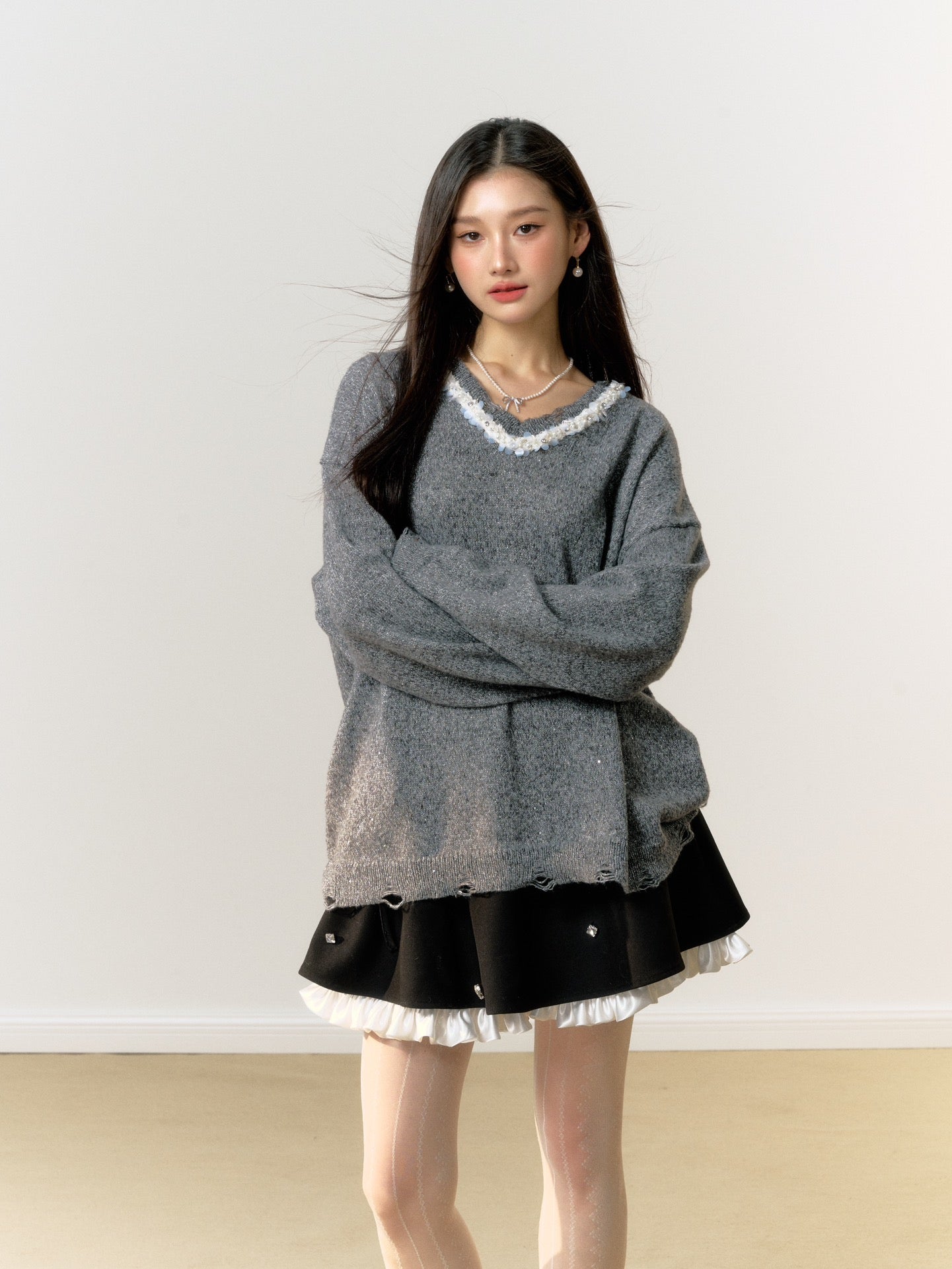 Lafreedom Lace V-neck Sweater(2color)