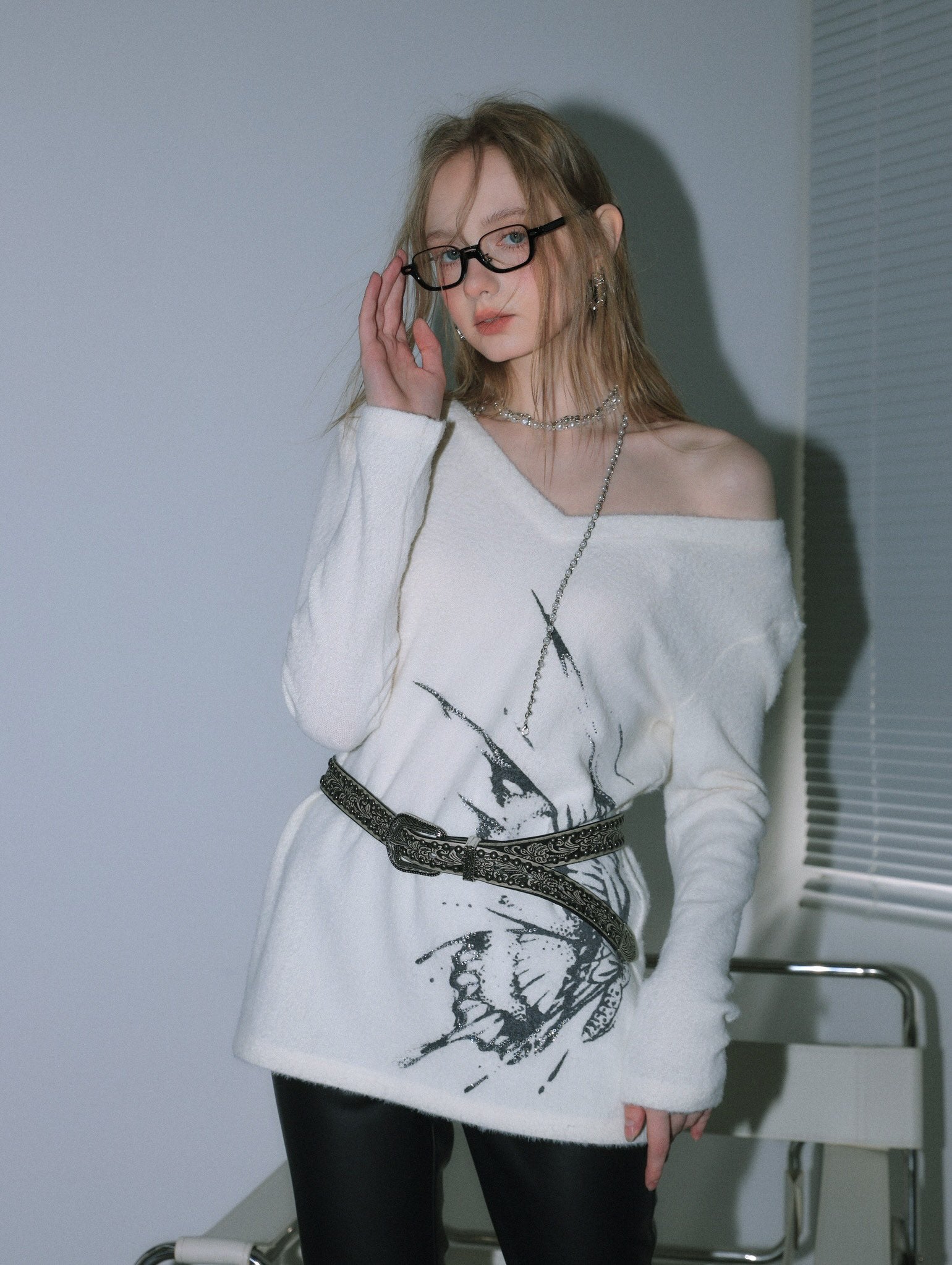 Lafreedom SALE LAF340111 Butterfly Chain Loose Knitted Top