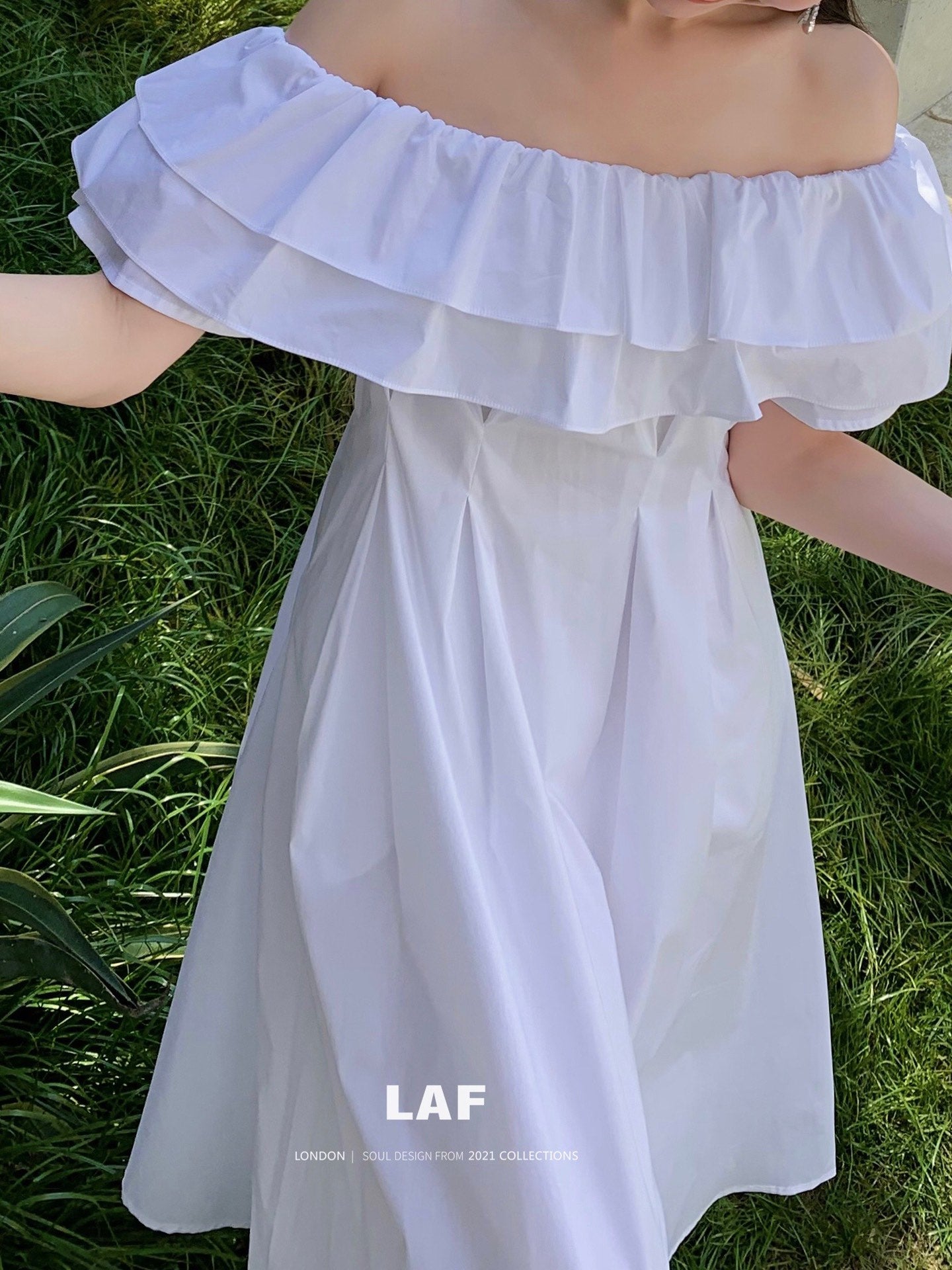 Lafreedom SALE LA220506 Off shoulder camisole dress (white)