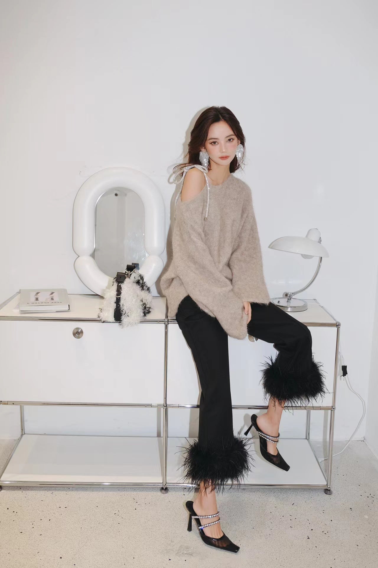 ROCHAROMA Off-Shoulder Bow Sweater(2color)