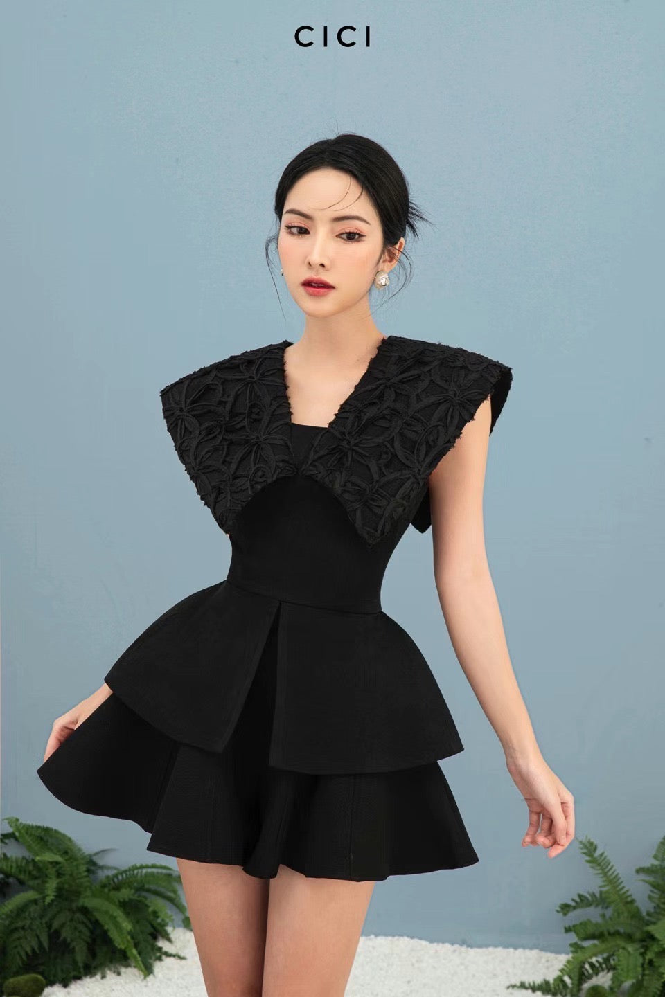 CICI removable feather black dress