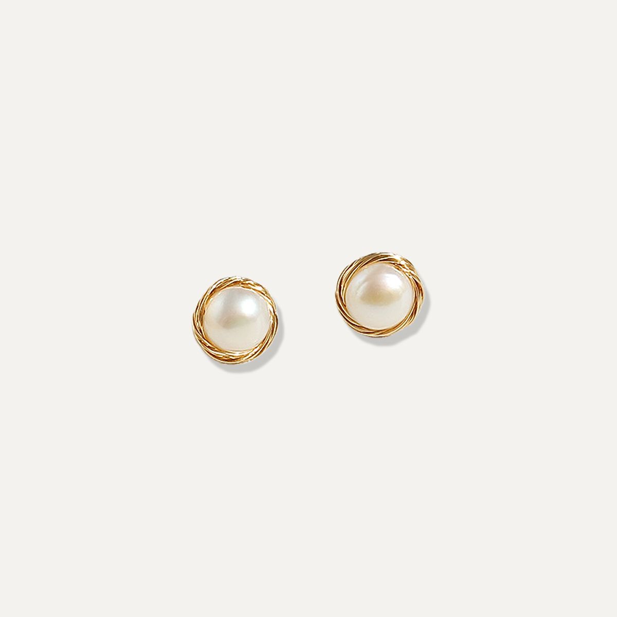 Pearl With Viine Stud Earrings