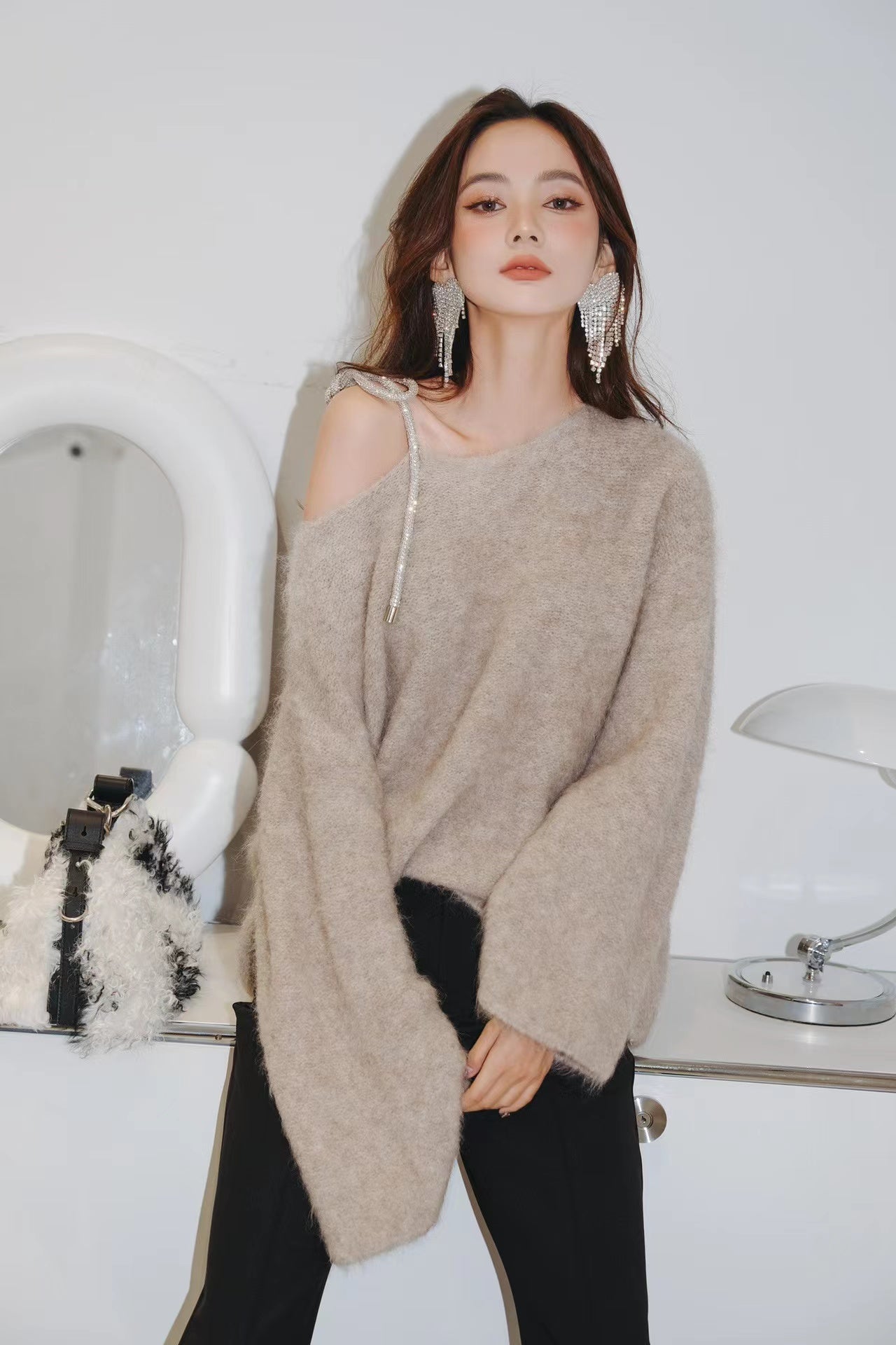 ROCHAROMA Off-Shoulder Bow Sweater(2color)